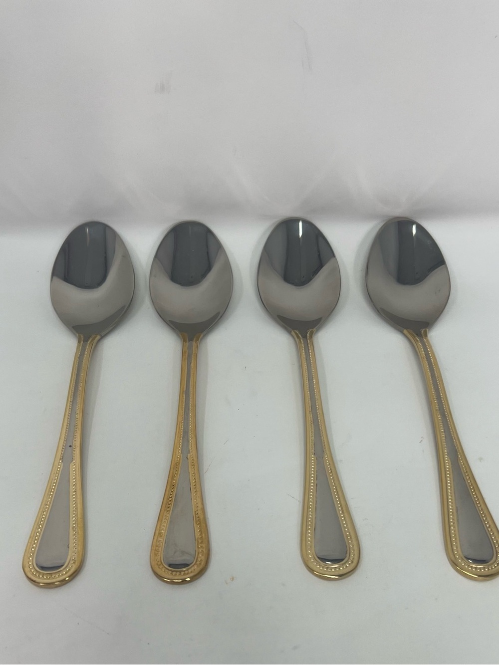 4 WALLACE Sliver Gold  ROYAL BEAD TEASPOONS GLOSSY LUXURY STAINLESS RETIRED 8/18